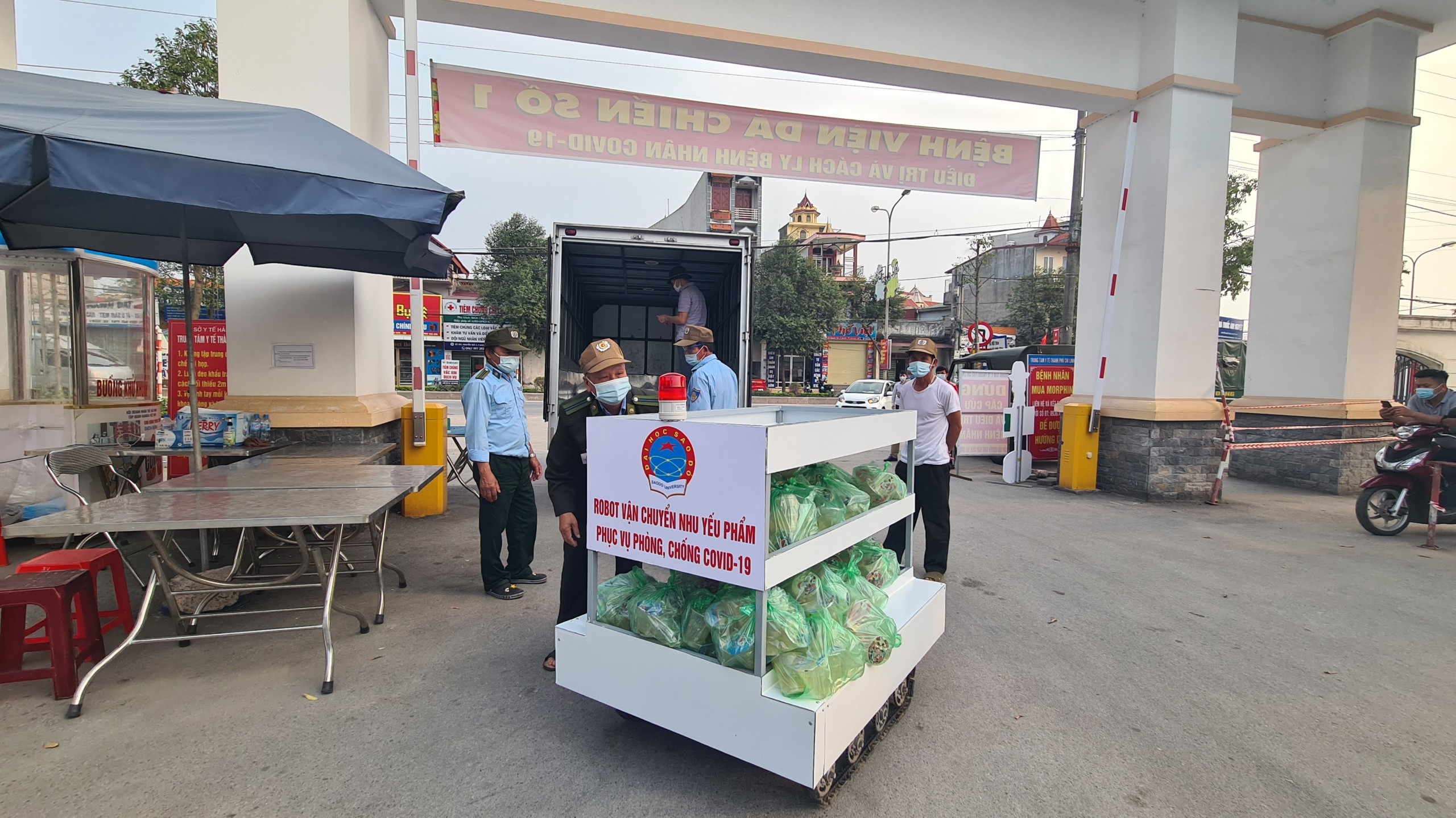 Nhà khoa học trên mặt trận chống dịch